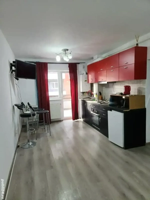 Inchiriez studio cu terasa mare si loc parcare