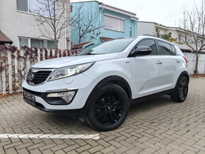 Kia Sportage 4x4 2.0 Di 2012 Euro5 NaviPieleXenonPanoramicCmrMasalierKEyLesGoJante18Carlig etc ! 