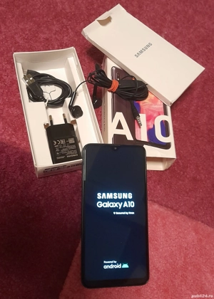 Samsung Galaxy A 10 cu încărcător rapid, cablu și căști handsfree ORIGINALE în cutie