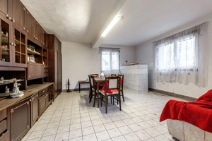 Clădire potrivită pentru proiecte educaționale sau de îngrijire - imagine 8