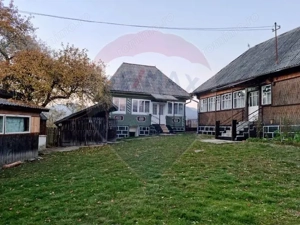 Casă / Vilă cu 4 camere de vânzare