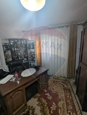 Casă / Vilă cu 5 camere de vânzare în zona Sud - imagine 2