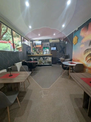 Casă / Vilă cu 5 camere de vânzare în zona Est