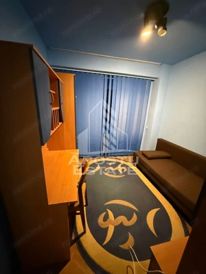 Apartament cu 3 camere | Decomandat | Etaj 2/4 | Centrala | Dambovita - imagine 2