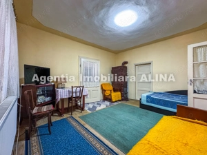 Casa 3 camere in Satul Cristur, zona centrala, Jud. Hunedoara.