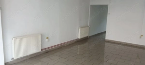 Spațiu comercial cu posibilitate și de birouri