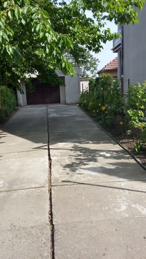 Proprietar: Casă solidă și spațioasă în zona centrală - oraș Sânnicolau Mare - imagine 5