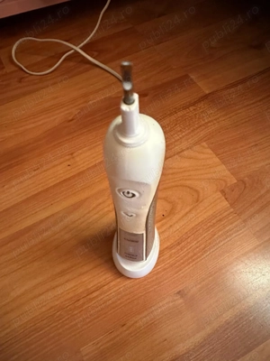 vand periuta electrica dinti ORAL B TRIUMPH 5000