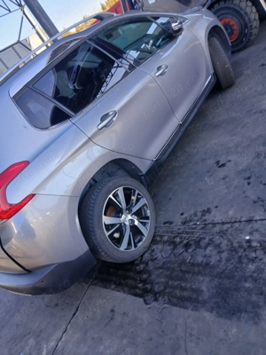 Dezmembrez Peugeot 2008 an 2016 1 5 Diesel - imagine 4