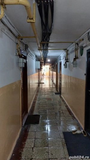 Agent  Cristi  SRL ofer  mică garsonieră de 16 mp., Bloc  cu  izolatie  termica   noua, cu geamuri t - imagine 5