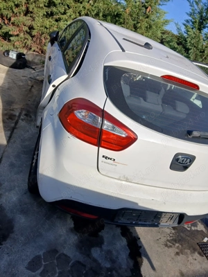 Dezmembrez iar eu 1.2 benzină an 2015 - imagine 3