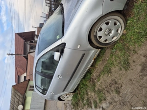 Vând Volkswagen polo 