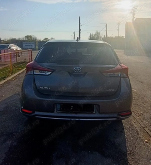 Vând Toyota Auris 2017 hibrid 11500 euro - imagine 4