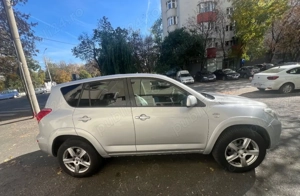Vând Toyota RAV4 