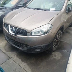 Dezmembrez Nissan Qashqai 1.6 diesel 1.5 diesel an 2013 Facelift