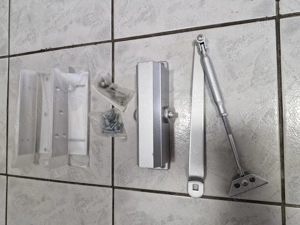 Vând  amortizor hidraulic cu brat 