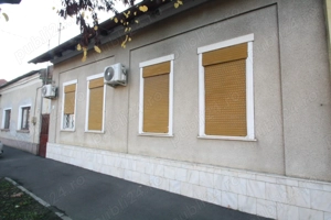 Proprietar vand 2 case alaturate ideal BIROURI, CABINET MEDICAL, SEDIU FIRMA, etc. 239000 euro - imagine 2