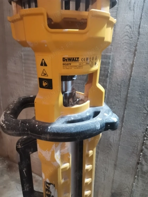 Proiector cu trepied Dewalt 18V