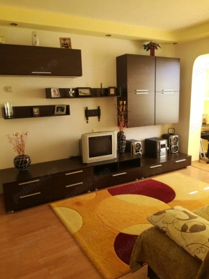 Inchiriez apartament zona Sud Focsani
