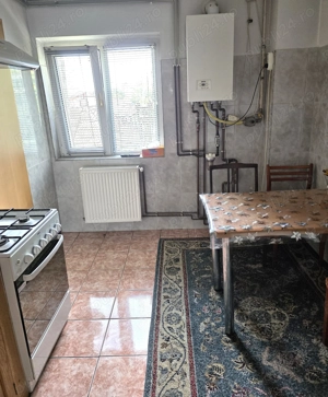 PROPRIETAR, Vând apartament cu 4 camere decomandat  - imagine 3