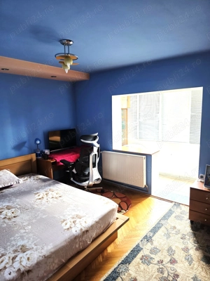 PROPRIETAR, Vând apartament cu 4 camere decomandat  - imagine 9