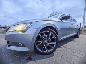 Skoda Superb Combi 2.0 TDI DSG 4X4 Sportline - imagine 5