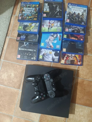 Play Station 4 în stare foarte bună+14 jocuri 