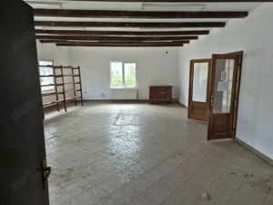 Casa de vanzare sau închiriere în comuna Forotic   poziție centrală - imagine 7
