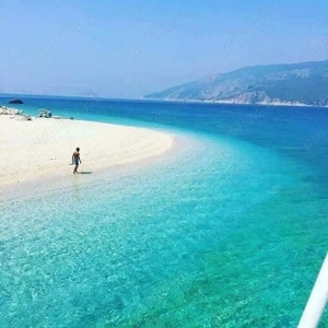 Șaten,ochi albaștri!