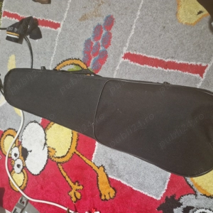 Vând vioară- Violon 2 4, în stare foarta bună, utilizată. 