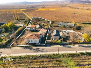 FILM! Casa boieresca autentica,domeniu de 4.000 mp intravilan,in podgoriile Odobesti,Vrancea