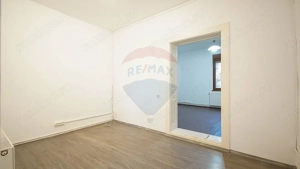 COMISION 0 Casă cu potențial excelent, teren 446 mp, Strada Fanionului - imagine 13