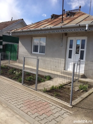 vand casa in sat Hoceni