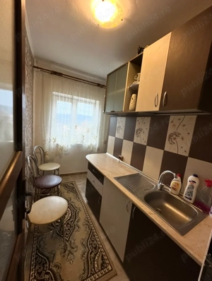 Vând apartament central strehaia  - imagine 5