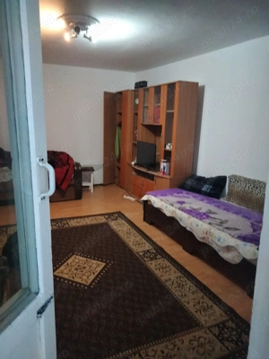 Închiriez garsonieră 