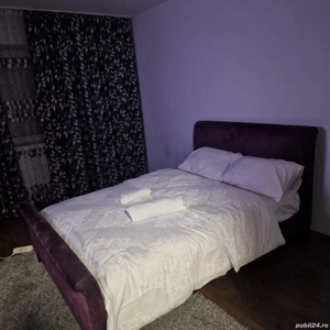 Ofer spre închiriere 2 camere, la doar 1,5km Preț de LUNI PÂNĂ JOI 400LEI SI DE VINERI PÂNĂ duminică - imagine 2