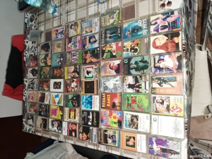 Vanzare casete audio.