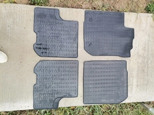 Vând covorașe interior Logan  - imagine 2