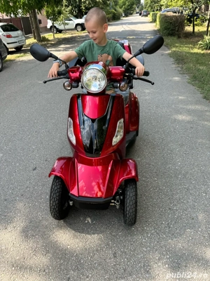 Vand scuter nou cu portbagaj