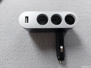 Adaptor bricheta auto USB si 3 porturi bricheta.