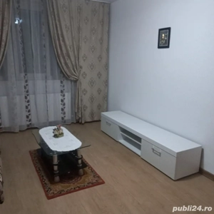 Vând apartament cu două camere+ boxă la subsol. - imagine 4