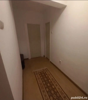 Vând apartament cu două camere+ boxă la subsol. - imagine 3