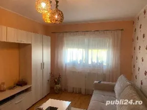 Proprietar vând apartament decomandat km 4-5 , vis-a-vis Kaufland