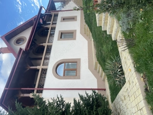 Vila situată în zona Bucium - Plopii fără Soț, 430 mp utili, 1000 mp. Teren