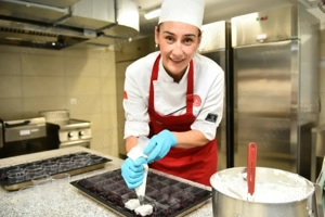 COFETAR  cu experienta - CHEF Tort - Prajituri  - imagine 3