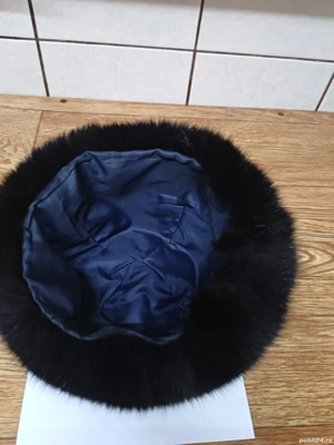 Haina si caciula de  blana de dama - imagine 3