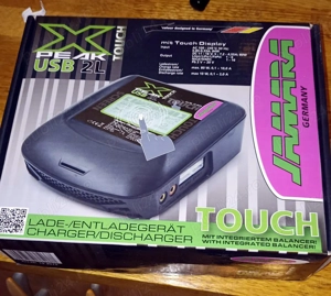 Incarcator inteligent de 10A pt acumulator LiPo LiIon LiFe NiCd NiMh Pb alimentare 220V & 12V