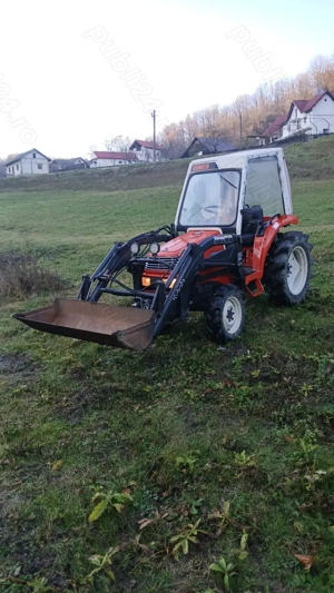 Vând tractor kubota saturn