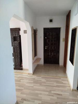 Închiriez apartament 