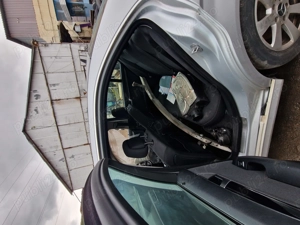 Dezmembrez sau Vand la pachet mercedes E 220 su C200  - imagine 13